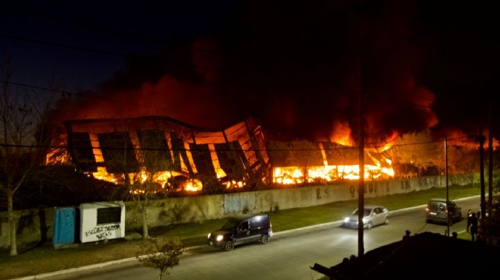 Mayra Mendoza sobre el incendio en Bernal: “El fuego está controlado”