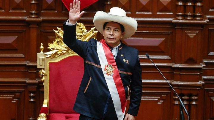 El presidente de Perú le solicitó la renuncia a todo su Gabinete