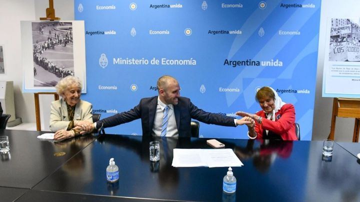 Martín Guzmán designó "Abuelas y Madres de Plaza de Mayo" a uno de los salones