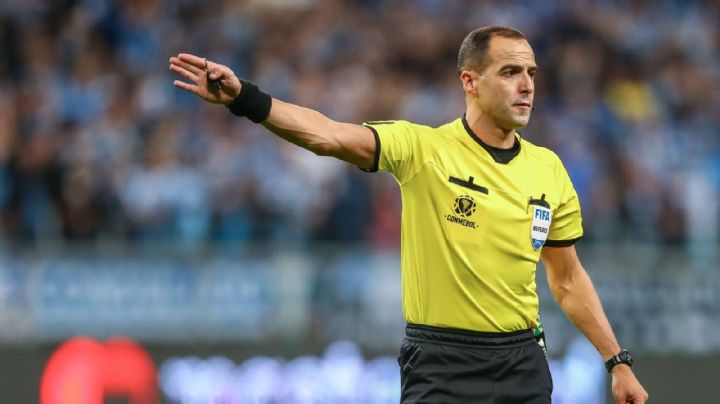 La final ya tiene árbitro: el uruguayo Esteban Ostojich