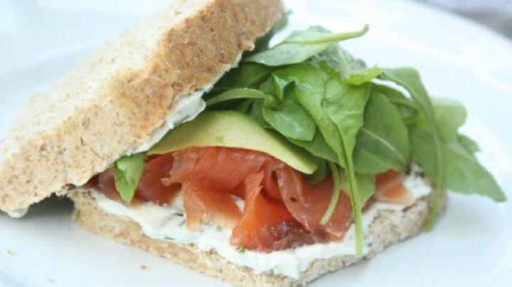 Receta saludable: sándwich proteico de salmón y espinacas