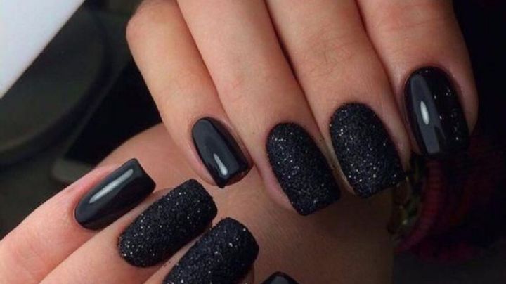 Te presentamos al black nail, las uñas que combinan con todo