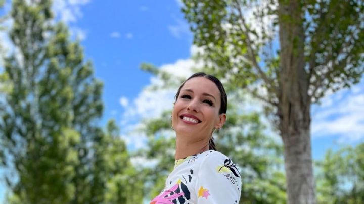 Pampita termina el año con una gran noticia y con un look para alquilar balcones