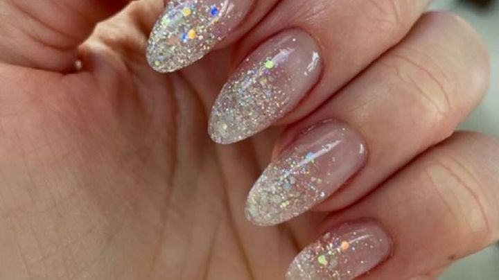 Uñas con glitter, la tendencia del verano que ya usa Nicole Neumann