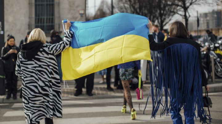 Balenciaga homenajeó a Ucrania en su desfile de modas