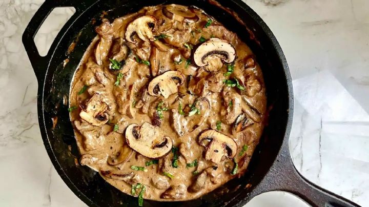 Strogonoff de champiñones con puré de papa, una receta rápida, fácil y baja en calorías