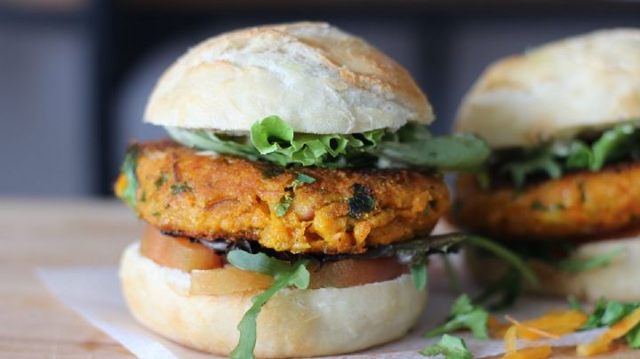 Hamburguesas de polenta y verdura, una receta fácil y deliciosa