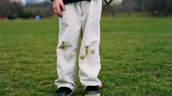 Con este truco de limpieza quita las manchas de pasto de tus pantalones