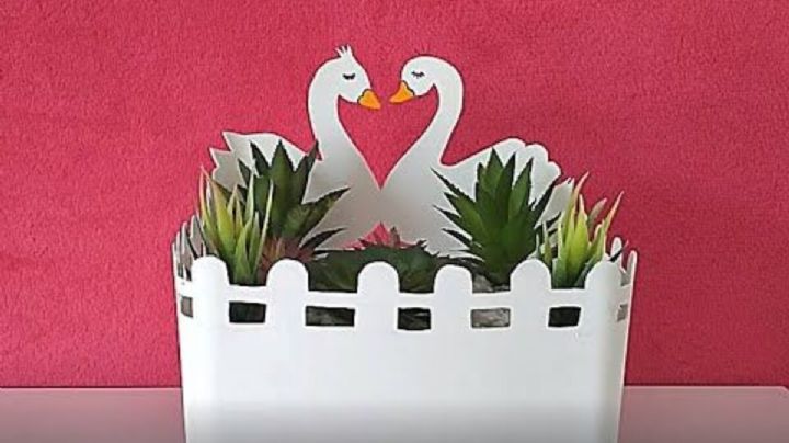 Transforma un bidón, en un hermoso cisne decorativo con esta idea de reciclaje