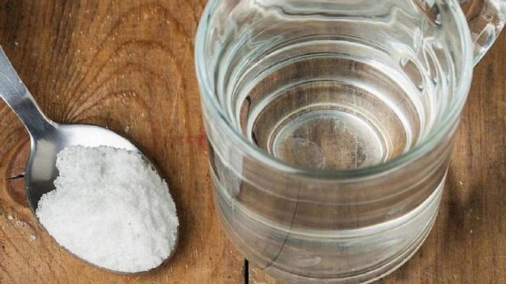 Descubre cómo hacer una limpieza energética del hogar utilizando sal y vinagre