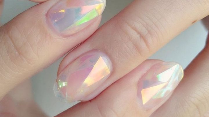 Glass Nails, diseños de uñas con efecto espejo que resaltarán la belleza de tus manos