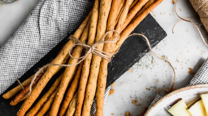 Grisines sabor cebolla y queso, una receta sin harina que todos van a querer probar