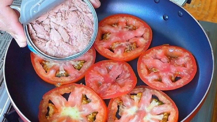 Si tienes un tomate, una lata de atun y 3 huevos, esta receta te salva la cena