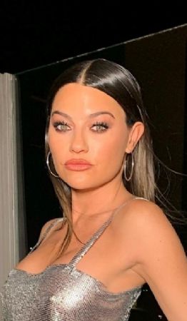 Sofía Jiménez se probó el look cowgirl y las redes se llenaron de corazones rojos