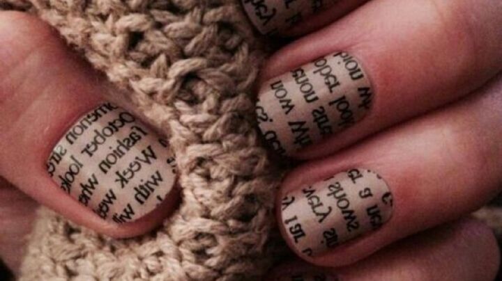 Newspaper nails, el diseño de uñas que le dará un toque original a tus manos