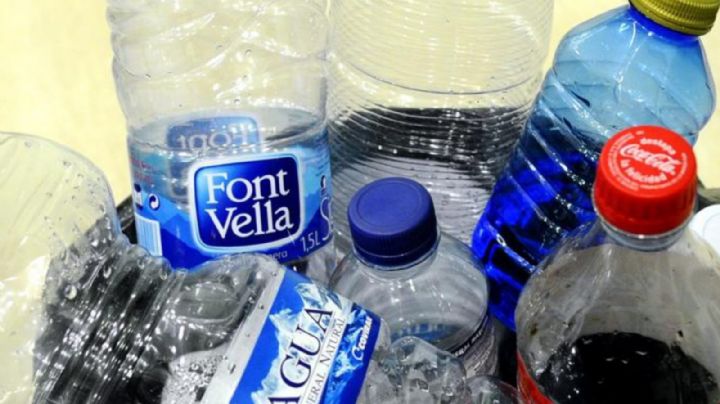 No lo tires, transforma botellas plásticas vacías en un increíble accesorio de moda