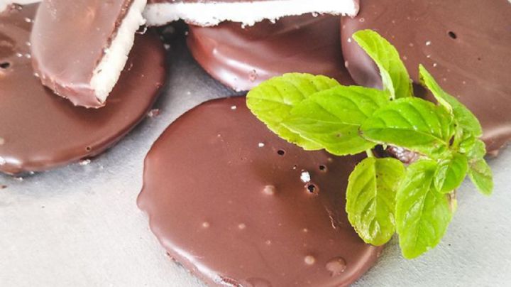 Con esta simple receta prepara deliciosos bocaditos de menta y chocolate