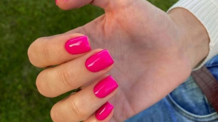 Fuchsia nails, una alternativa brillante para el diseño de tus uñas