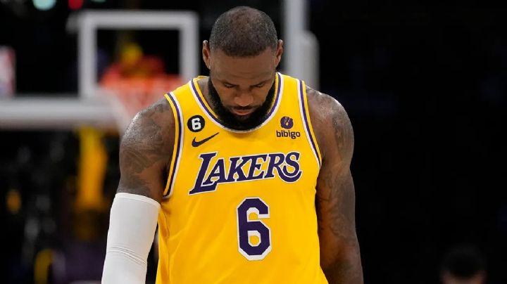 LeBron James conmociona a la NBA