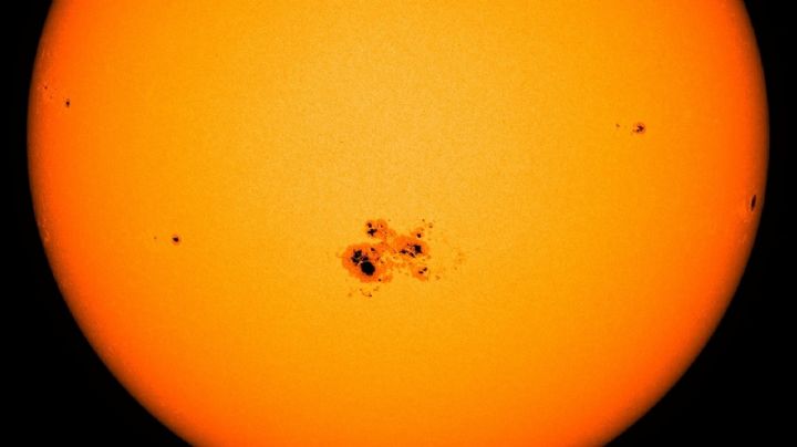 Una mancha solar de grandes magnitudes podría causar fuertes impactos en la Tierra