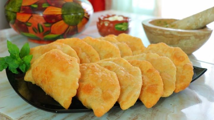 Empanadas de pollo con masa de papa, una receta para dar un sabor diferente a tus comidas