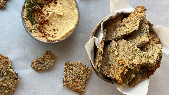 Con esta receta puedes preparar galletas tipo crackers sin gluten y cien por ciento vegetales