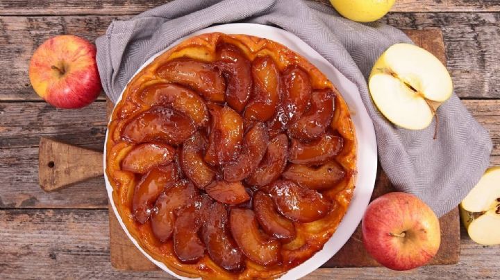 Con esta receta fácil prepara un delicioso pastel de manzana con caramelo