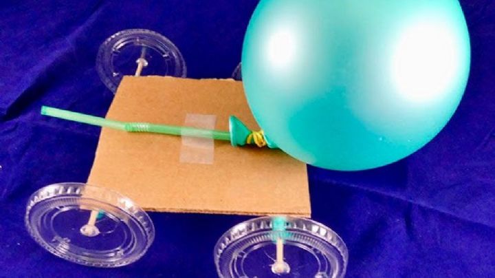 Manualidades: crea un bonito auto de carreras con cartón, tapitas de botellas, un sorbete y un globo