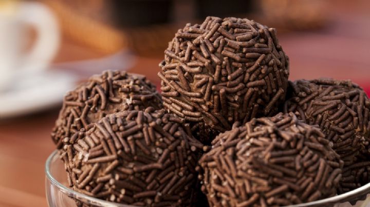 Brigadeiros de chocolate, el postre clásico de Brasil que preparas con 3 ingredientes y sin horno