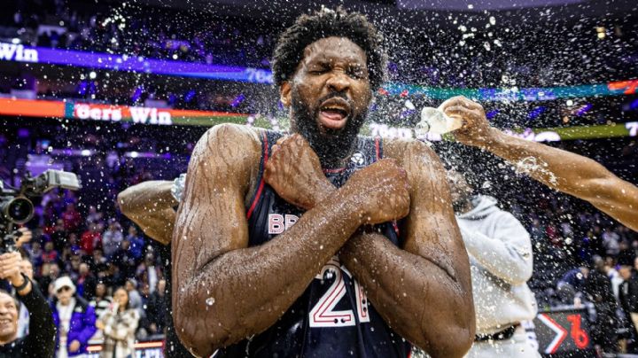 Joel Embiid rompió un récord de más de medio siglo y protagonizó una noche histórica en la NBA