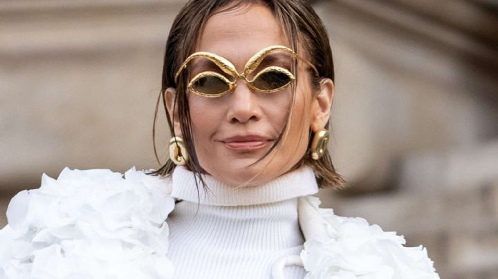 Jennifer López marca tendencia en la semana de la alta costura en París
