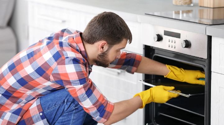 Con este truco de limpieza, la rejilla del horno quedara reluciente