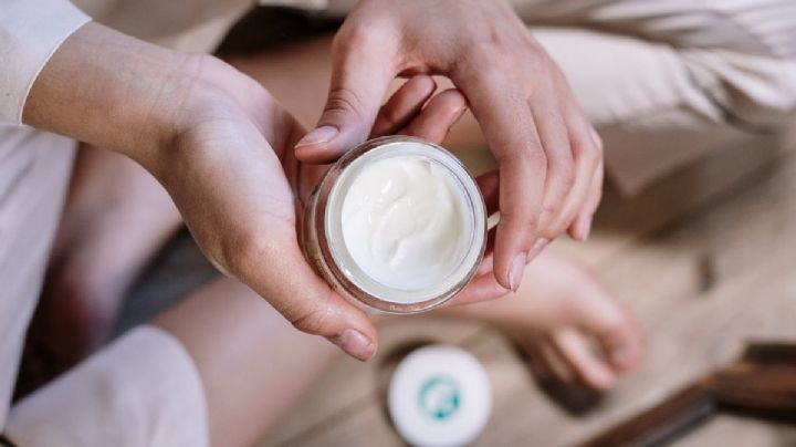 Prepara una crema efecto lifting con colágeno puro y maicena y dile adiós a las arrugas profundas