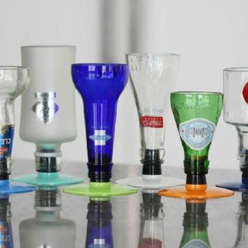 Manualidades: transforma tus botellas de vidrio en elementos prácticos y funcionales