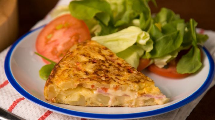 Tortilla de papa rellena: la receta con el secreto de la abuela para que salga perfecta