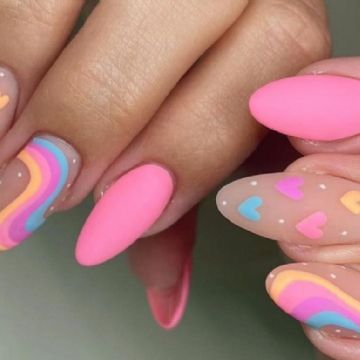 Rainbow Nails: Un toque de color y elegancia para decorar tus uñas en casa