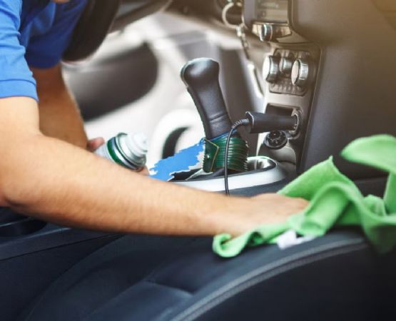 Haz que tu automóvil huela delicioso con estos sencillos trucos de limpieza