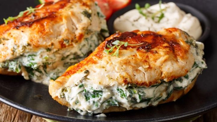 Deslumbra a tus invitados con esta receta de pollo relleno