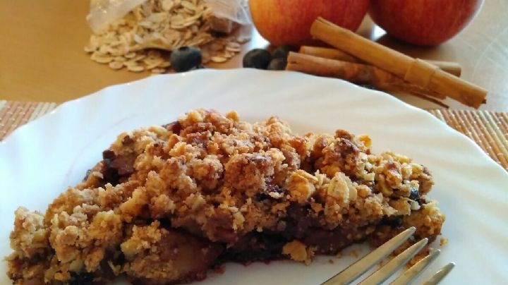 Crumble de arándanos, manzana y avena: una deliciosa y saludable receta