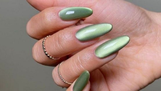 Transforma tu próxima manicura en una obra de arte con las uñas velvet