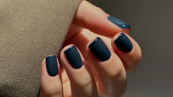 Color de uñas: El azul marino, el imprescindible del 2025