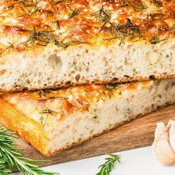 Focaccia casera: el pan italiano que conquistará tu mesa con su aroma