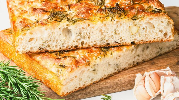 Focaccia casera: el pan italiano que conquistará tu cocina con su aroma y esponjosidad