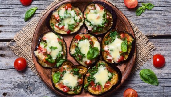 Pizza de berenjena: la versión sin harinas que vas a querer preparar una y otra vez
