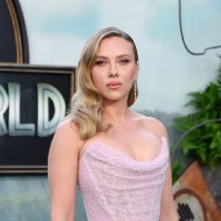 Scarlett Johansson conquista Hollywood con “Jurassic World: El renacer” y rompe récord histórico