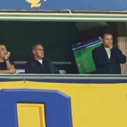 Román rompe el esquema: dos históricos caen del Consejo de Boca