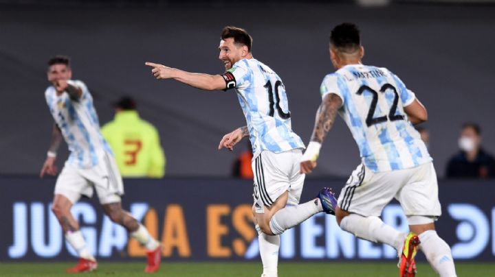 Argentina se floreó frente a Uruguay por 3 a 0 en una verdadera fiesta en el Monumental