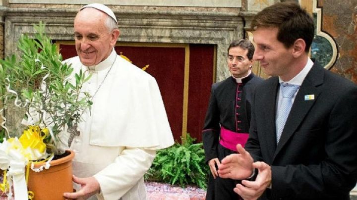 Lionel Messi le envió una camiseta al papa Francisco