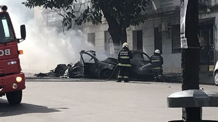 Sorpresa en Recoleta por un automóvil incendiado