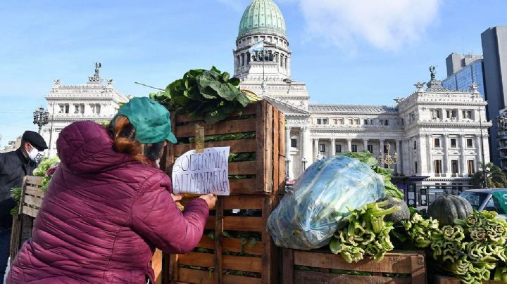 "Alimentazo" frente al Congreso por la Soberanía Alimentaria y la ley de Acceso a la Tierra